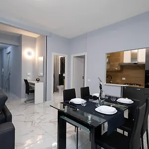 https://apt-cf-luxury-house.it-romehotels.com